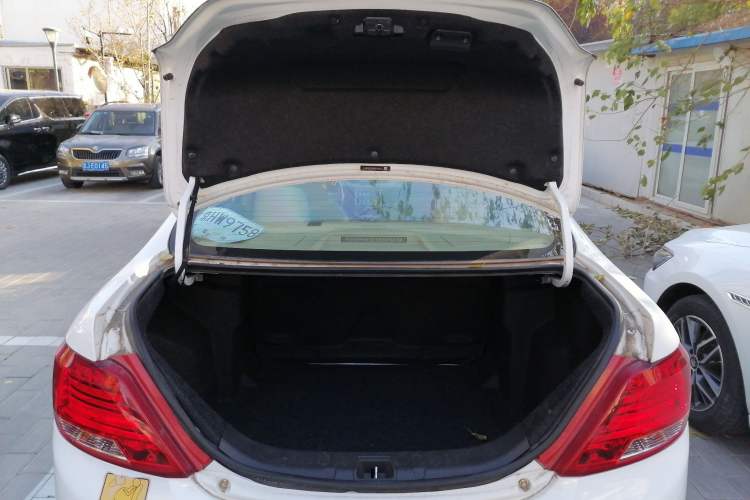 Used BYD e5 2017 300 Prestige Edition Trunk