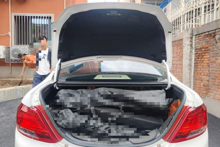 Used BYD e5 2017 300 Prestige Edition Trunk
