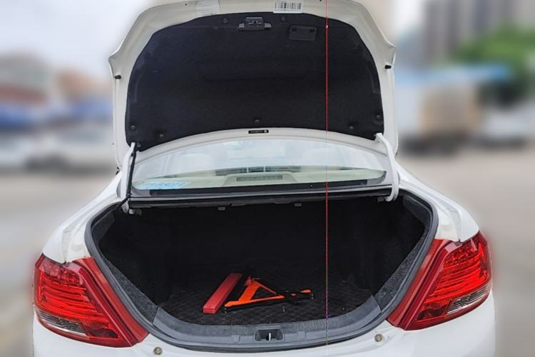Used BYD e5 2017 300 Prestige Edition Trunk
