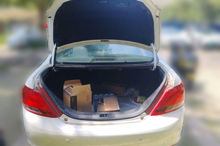 Used BYD e5 2017 300 Prestige Edition Trunk