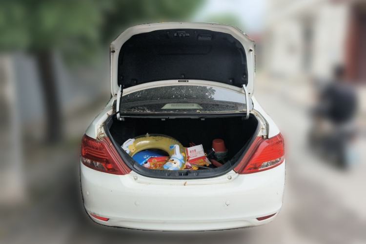 Used BYD e5 2017 300 Prestige Edition Trunk