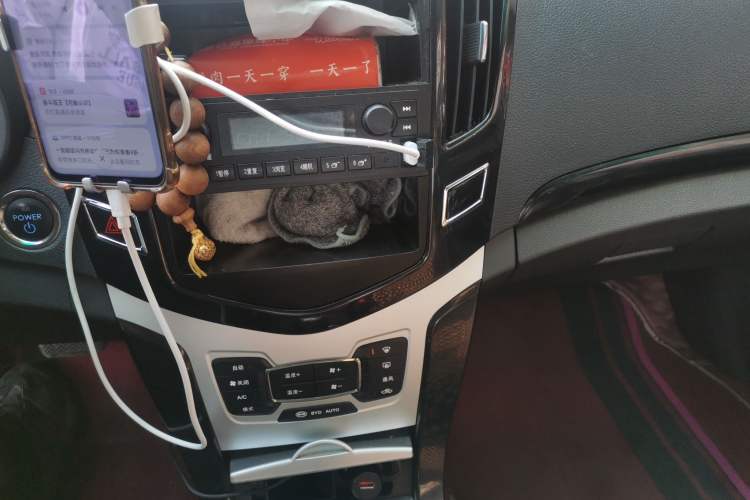 Used BYD e5 2018 Travel Edition Audio And AC Panel