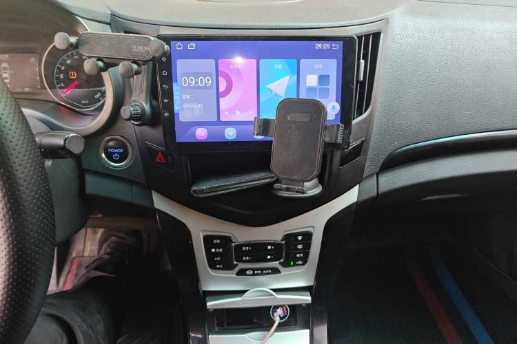 Used BYD e5 2018 Travel Edition Audio And AC Panel