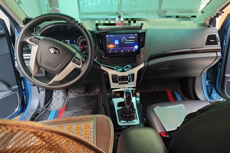 Used BYD e5 2018 Travel Edition Center Console