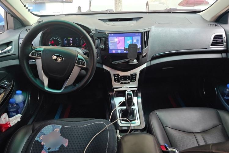 Used BYD e5 2018 Travel Edition Center Console