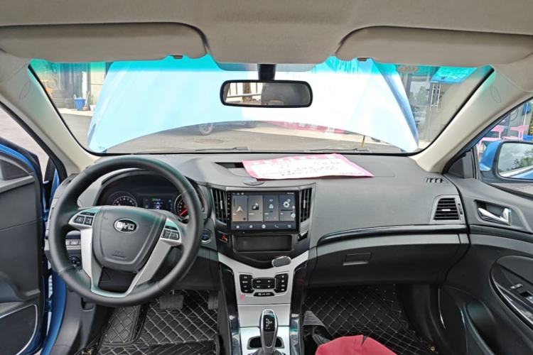 Used BYD e5 2018 Travel Edition Center Console