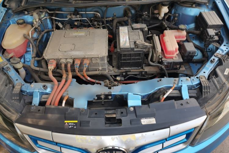 Used BYD e5 2018 Travel Edition Engine Bay