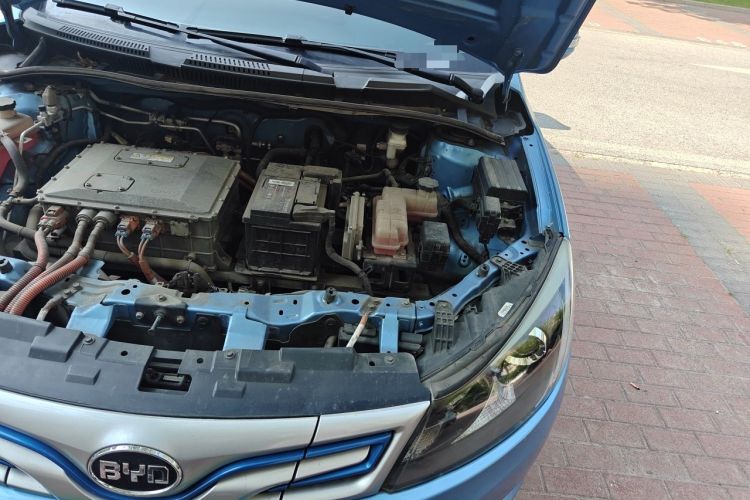 Used BYD e5 2018 Travel Edition Engine Bay Left