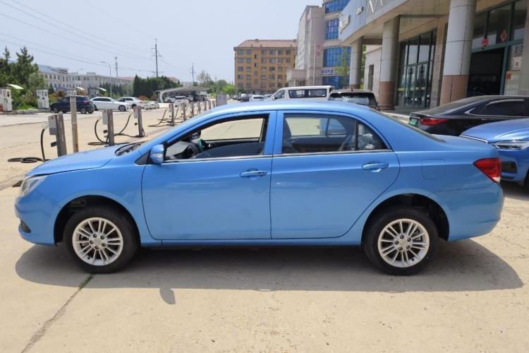 Used BYD e5 2018 Travel Edition Exterior 4
