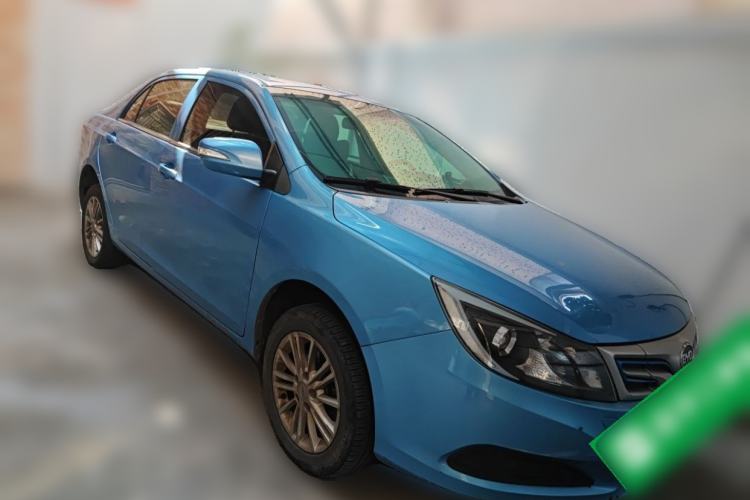 Used BYD e5 2018 Travel Edition Front Right 45 Deg