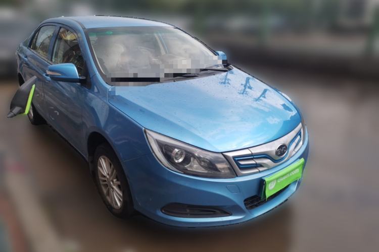 Used BYD e5 2018 Travel Edition Front Right 45 Deg