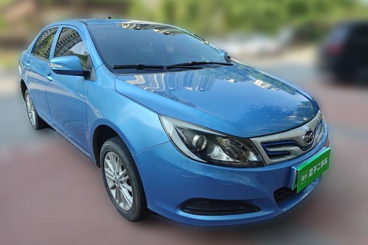 Used BYD e5 2018 Travel Edition Front Right 45 Deg
