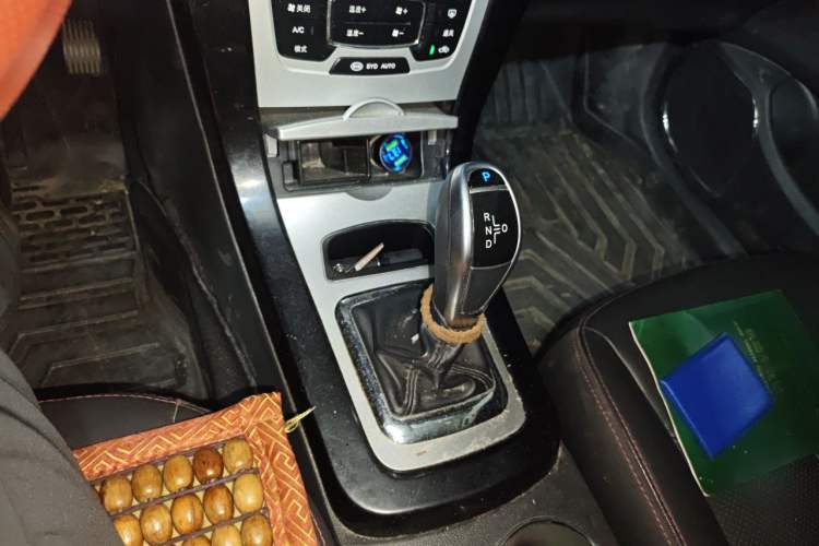 Used BYD e5 2018 Travel Edition Gear Lever