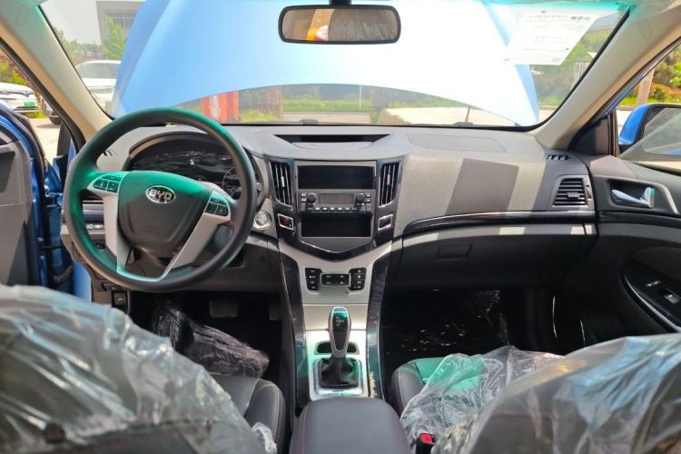 Used BYD e5 2018 Travel Edition Interior 1