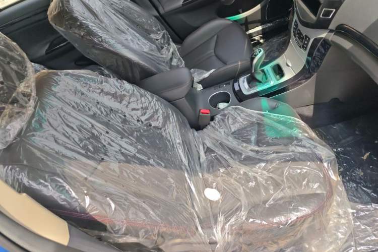 Used BYD e5 2018 Travel Edition Interior 6