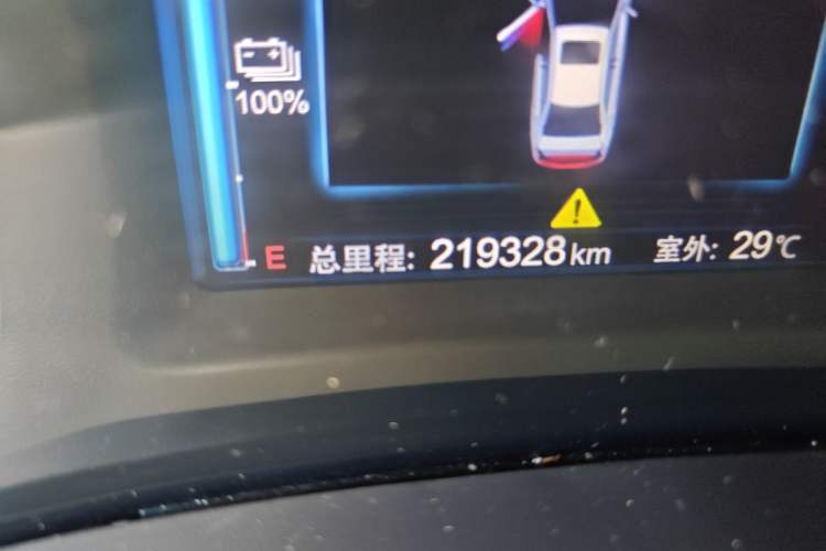 Used BYD e5 2018 Travel Edition Odometer Close Up