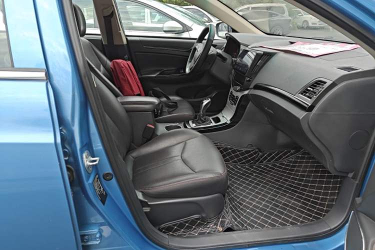 Used BYD e5 2018 Travel Edition Right Front Seat