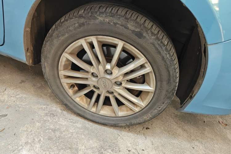 Used BYD e5 2018 Travel Edition Right Front Wheel Hub