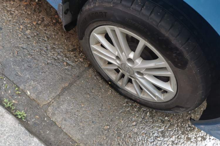 Used BYD e5 2018 Travel Edition Right Front Wheel Hub