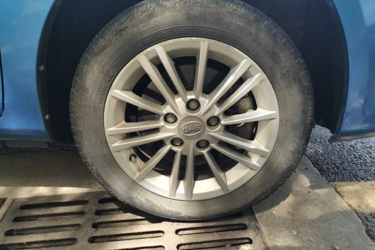 Used BYD e5 2018 Travel Edition Right Front Wheel Hub