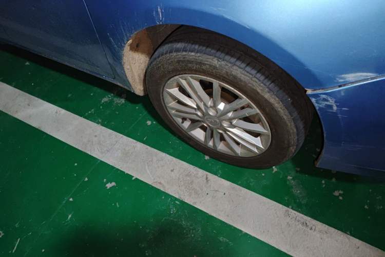 Used BYD e5 2018 Travel Edition Right Front Wheel Hub