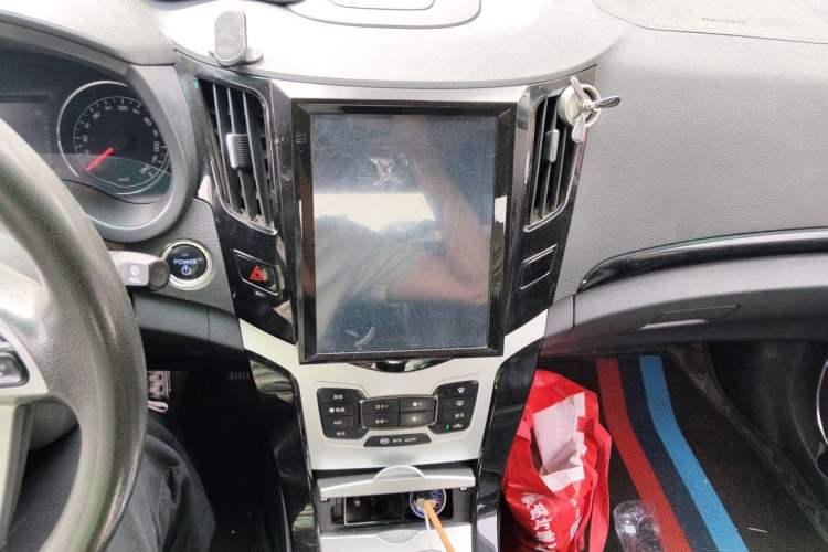 Used BYD e5 2018 Travel Edition Audio And AC Panel