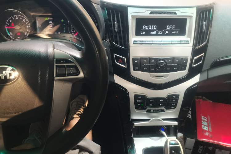 Used BYD e5 2018 Travel Edition Audio And AC Panel