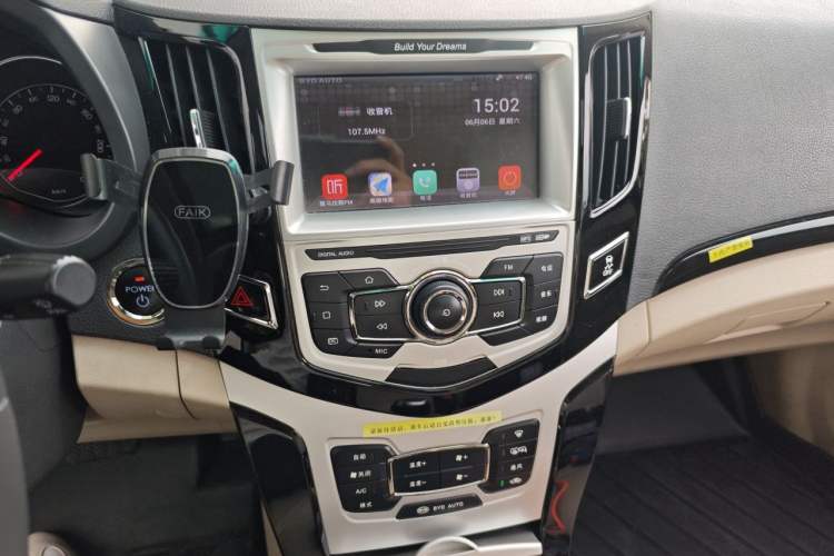 Used BYD e5 2018 450 Smart Connect Deluxe Edition Audio And AC Panel