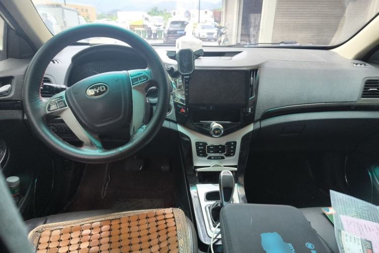 Used BYD e5 2018 450 Smart Connect Enjoyment Version Center Console