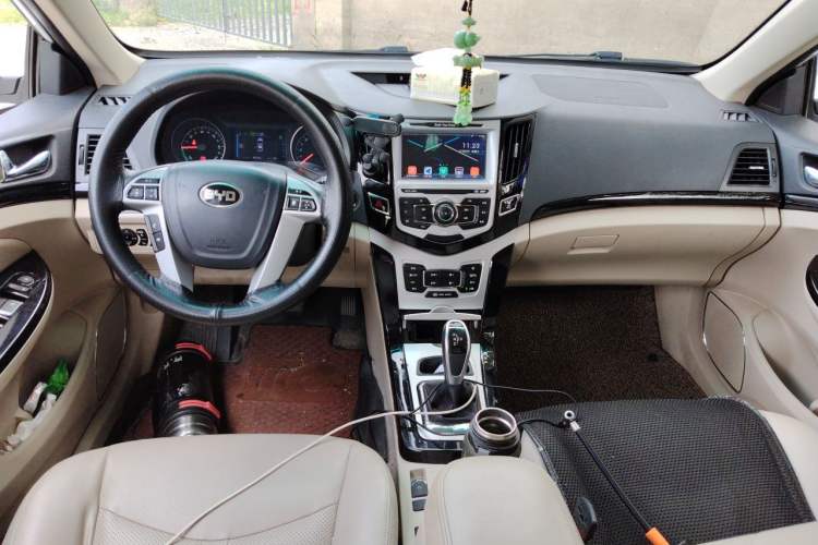 Used BYD e5 2018 450 Smart Connect Enjoyment Version Center Console