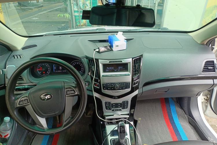 Used BYD e5 2018 Travel Edition Center Console