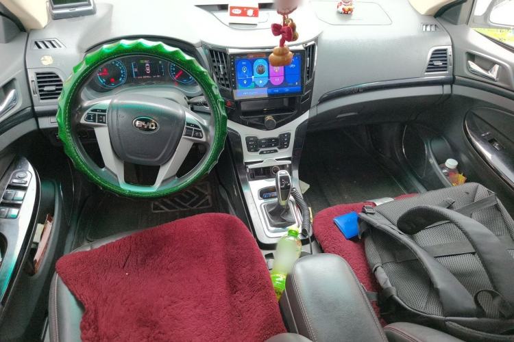 Used BYD e5 2018 Travel Edition Center Console