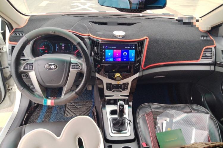 Used BYD e5 2018 Travel Edition Center Console