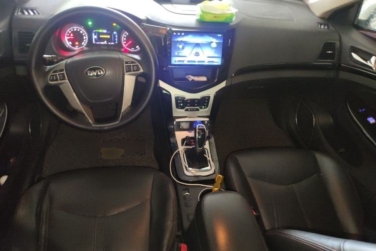 Used BYD e5 2018 450 Smart Connect Enjoyment Version Center Console