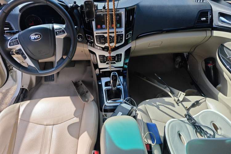 Used BYD e5 2018 450 Smart Connect Enjoyment Version Center Console