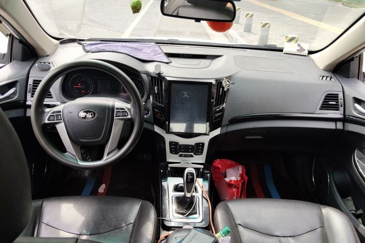 Used BYD e5 2018 Travel Edition Center Console