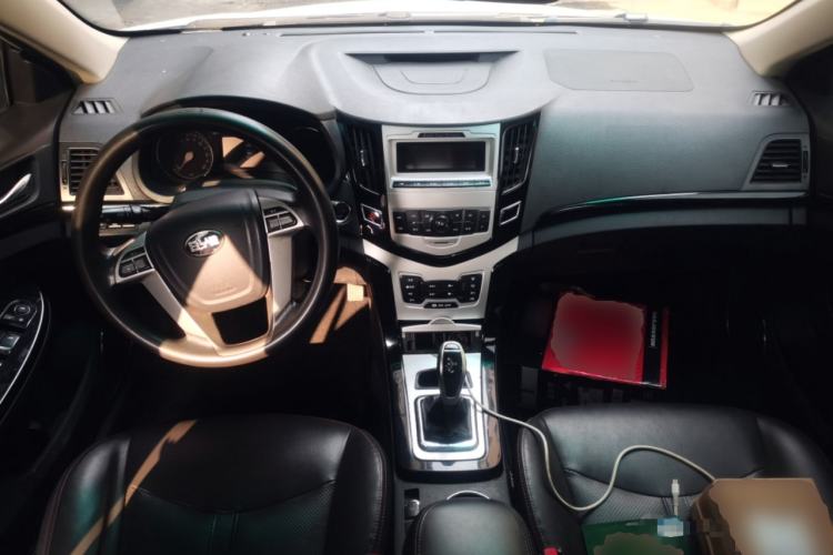 Used BYD e5 2018 Travel Edition Center Console