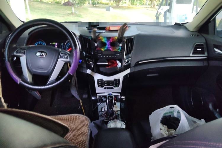 Used BYD e5 2018 450 Smart Connect Enjoyment Version Center Console