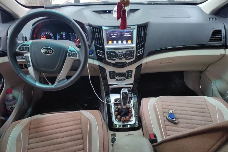 Used BYD e5 2018 450 Smart Connect Enjoyment Version Center Console