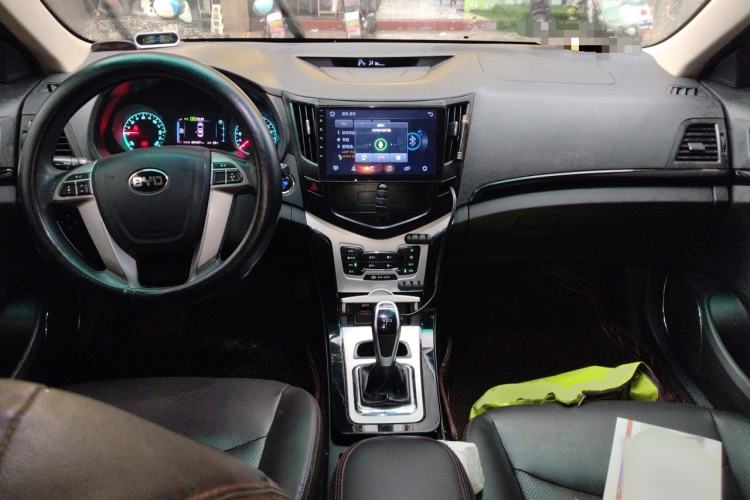 Used BYD e5 2018 450 Smart Connect Enjoyment Version Center Console