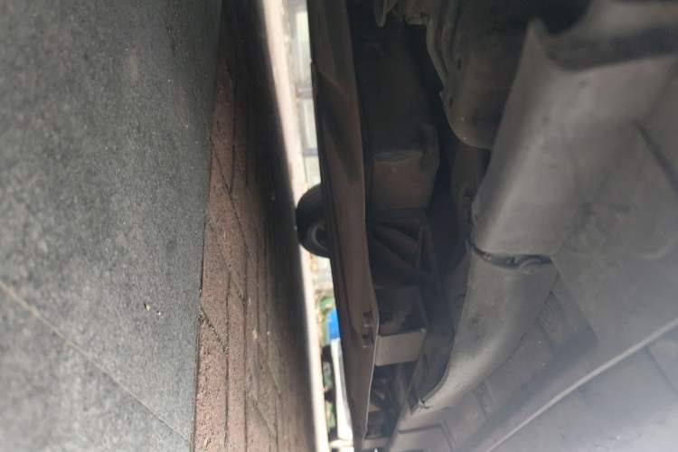 Used BYD e5 2018 Travel Edition Chassis Front Left