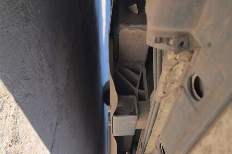 Used BYD e5 2018 Travel Edition Chassis Front Left