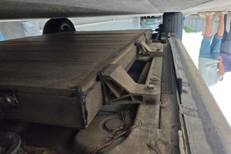 Used BYD e5 2018 450 Smart Connect Deluxe Edition Chassis Front Right