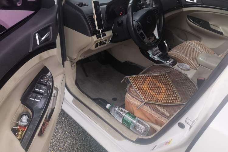 Used BYD e5 2018 450 Smart Connect Deluxe Edition Driver Seat