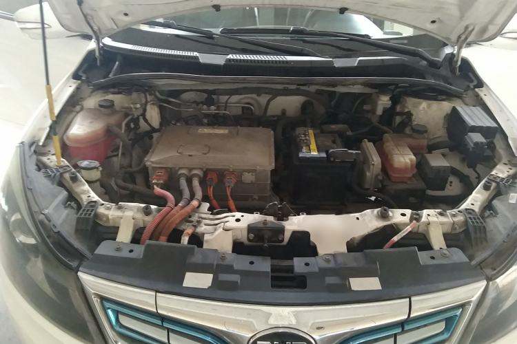 Used BYD e5 2018 Travel Edition Engine Bay
