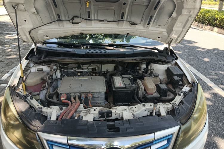 Used BYD e5 2018 Travel Edition Engine Bay