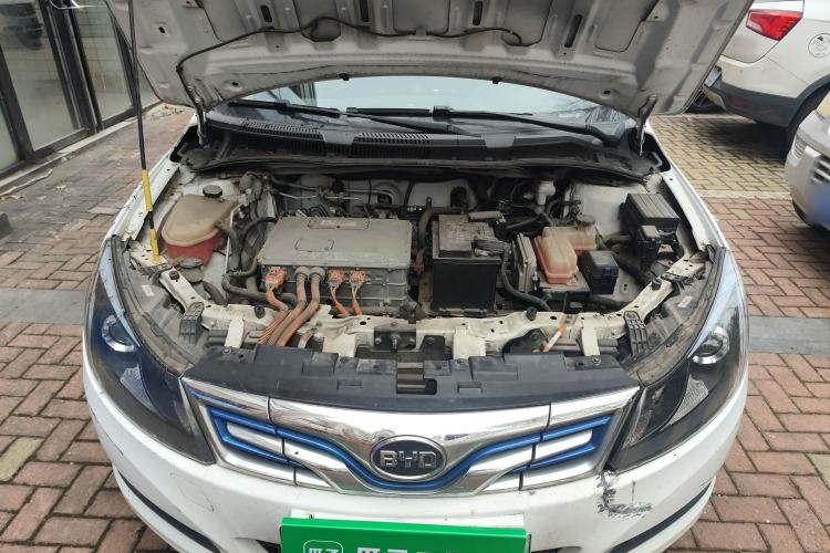 Used BYD e5 2018 Travel Edition Engine Bay
