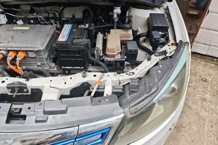 Used BYD e5 2018 Travel Edition Engine Bay Left