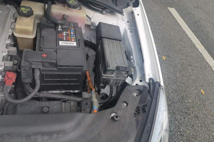 Used BYD e5 2018 450 Smart Connect Deluxe Edition Engine Bay Left