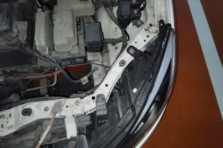 Used BYD e5 2018 Travel Edition Engine Bay Left
